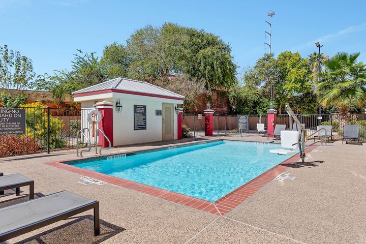 Pool 5 of 26