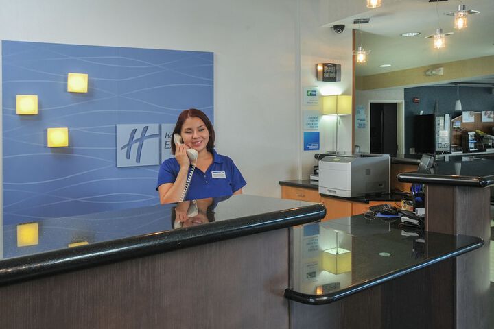 Hotel 8 of 65