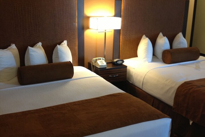 Room 7 of 33