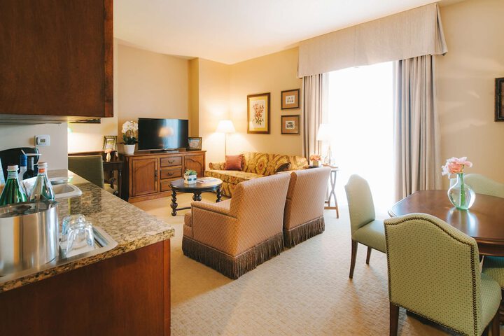 Room 32 of 60