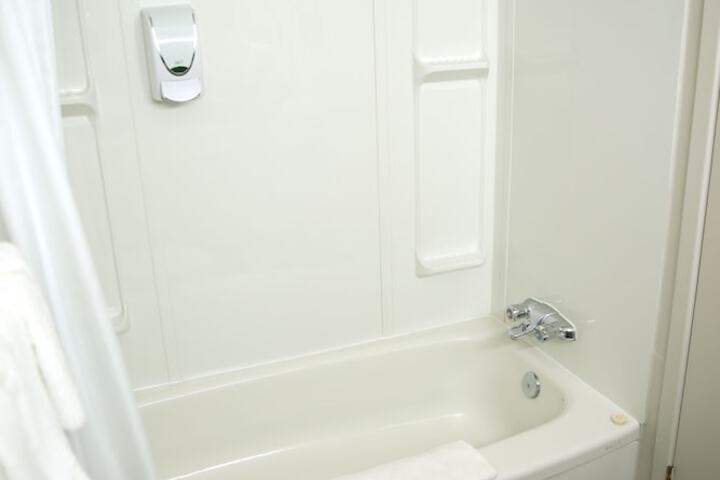 Room 25 of 27