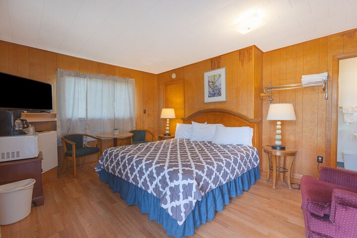 Room 27 of 62