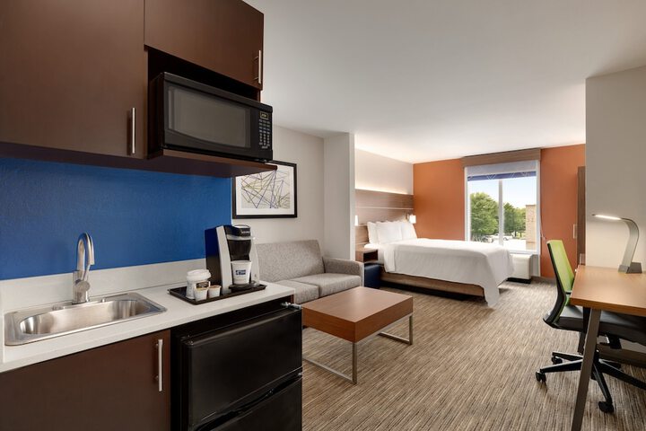 Holiday Inn Express Hotel & Suites Auburn - University Area by IHG