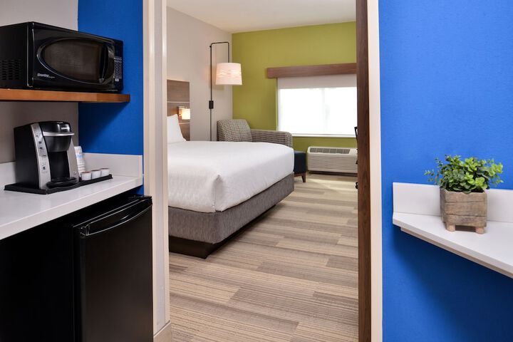 Room 34 of 71