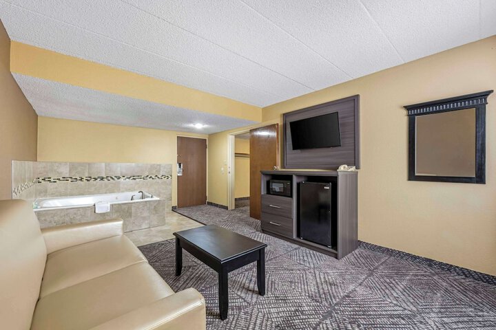 Room 40 of 51