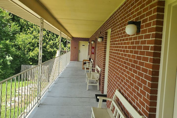 Hotel 4 of 51