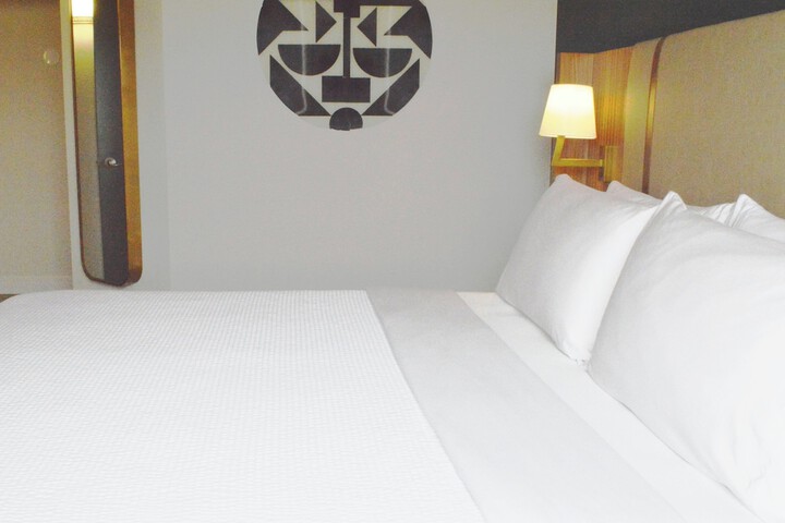 Holiday Inn & Suites Winnipeg Downtown by IHG