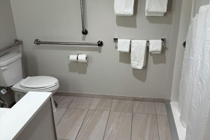 Holiday Inn Express & Suites Henderson South - Boulder City by IHG