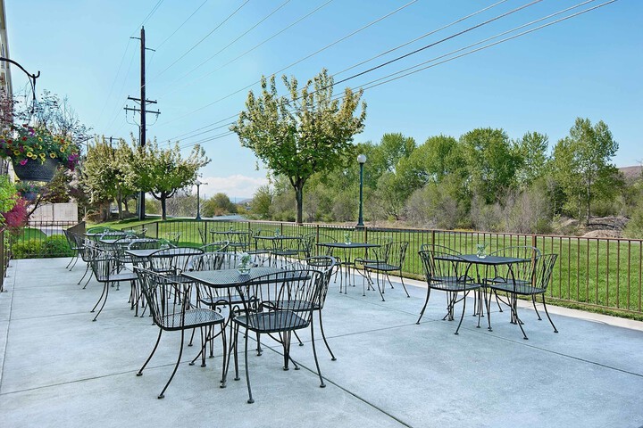 Terrace/Patio 37 of 40