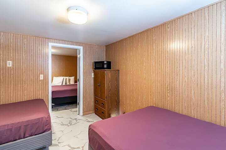 Room 50 of 61