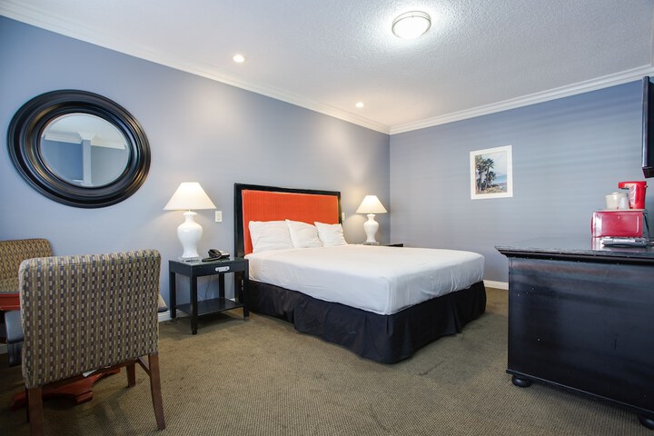 Room 27 of 65