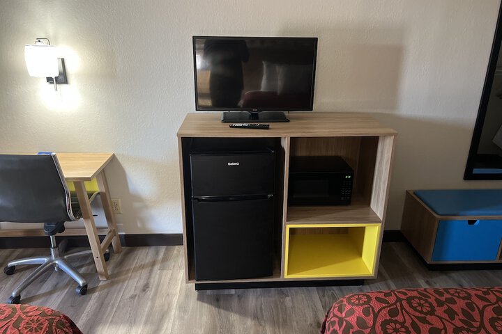Room 32 of 47