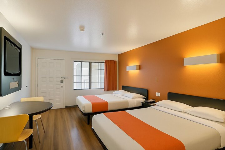 Motel 6 Thousand Oaks CA