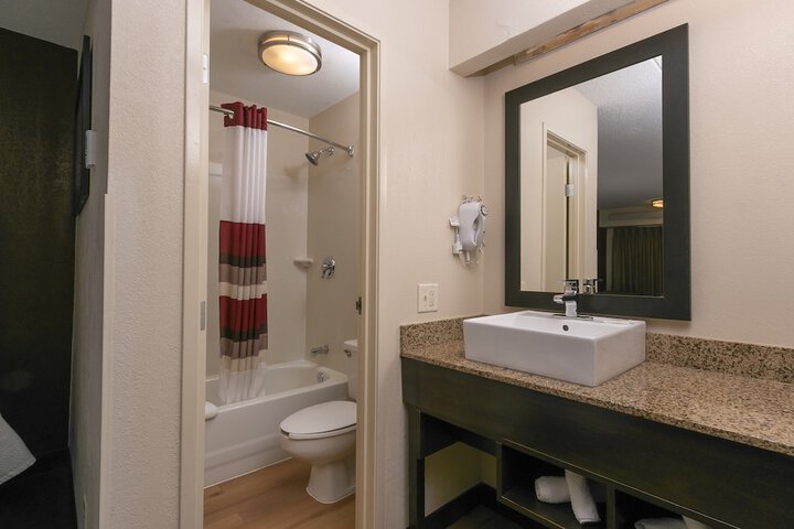 Room 15 of 26