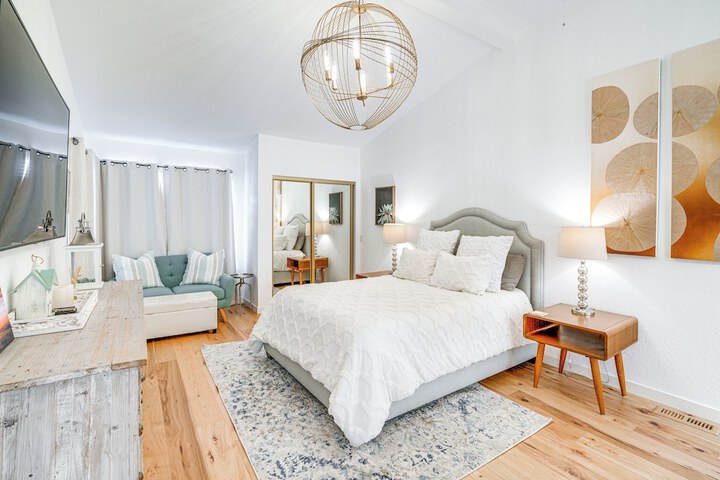 Swim Golf & Relax: Luxe Townhome in Aptos