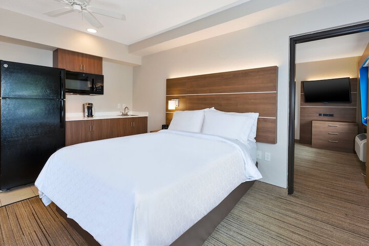 Room 44 of 64