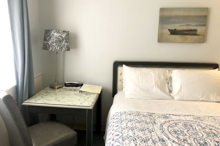 Room 33 of 44