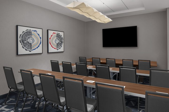 Hampton Inn & Suites by Hilton Long Island Farmingdale