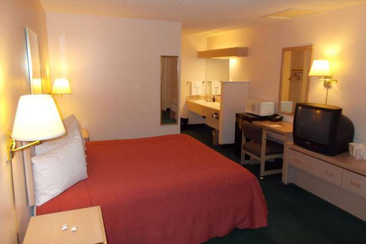 Room 15 of 29
