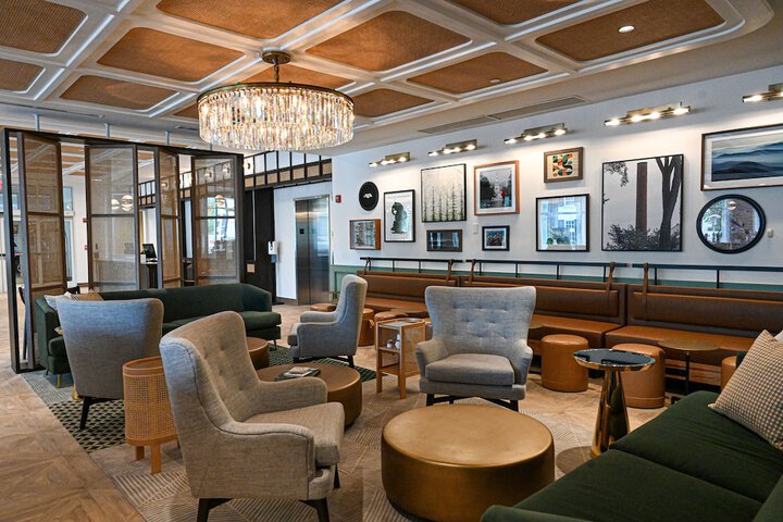 Six South St. Hotel