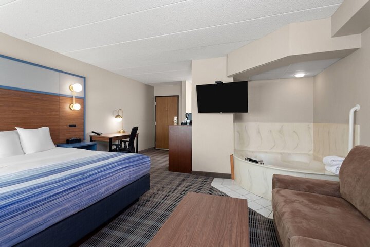 AmericInn by Wyndham Roseau