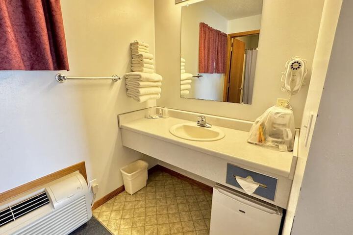 North Winds Lodge LLC