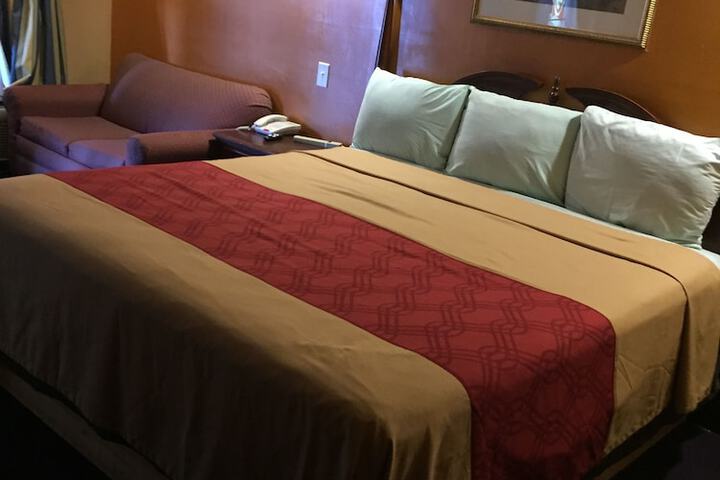 Room 3 of 20