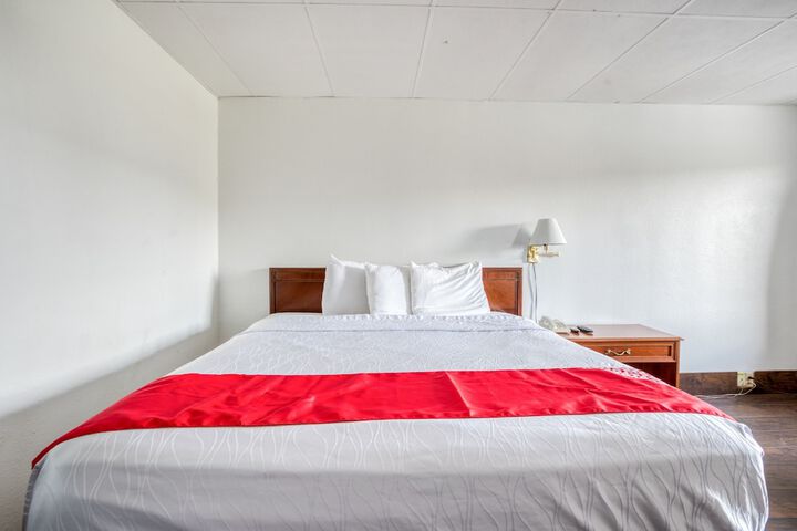 Room 14 of 32