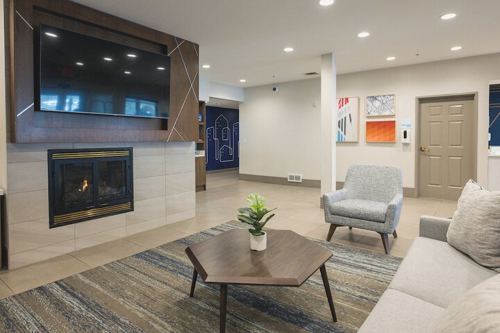 Hotel 8 of 145