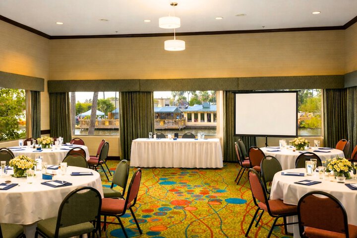 Holiday Inn Express Hotel & Suites Brownsville by IHG