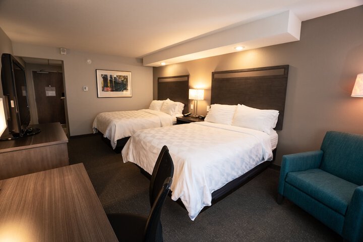 Room 35 of 77