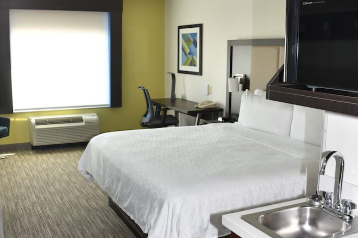 Room 47 of 63