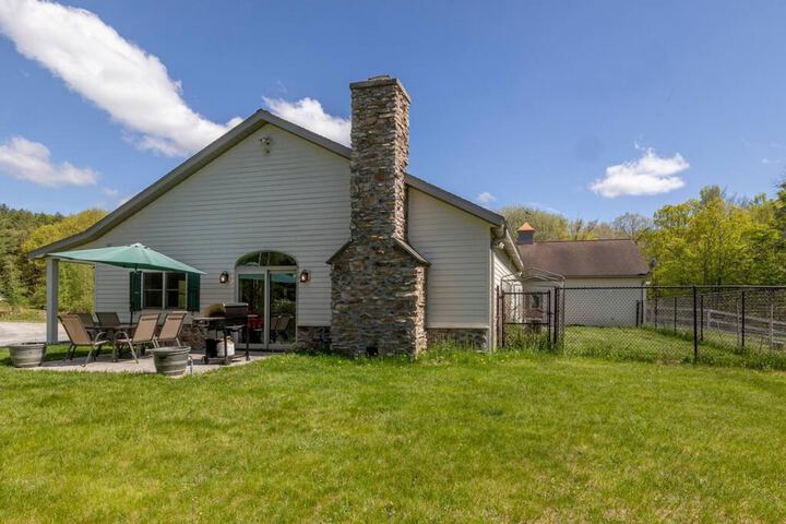 Modern Farm Home 2hr NYC BOS Peaceful Wifi