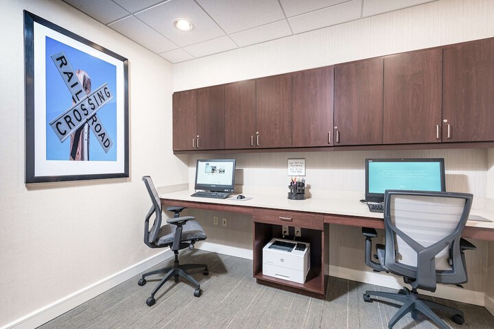 Business Center 45 of 47