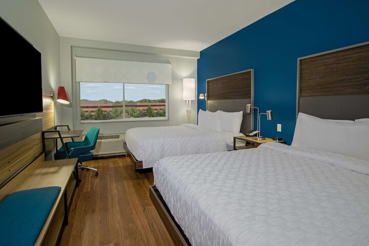Room 13 of 27