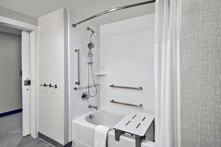 Room 4 of 39