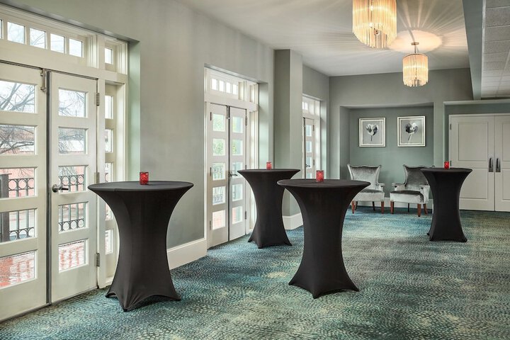 Redmont Hotel Birmingham Curio Collection by Hilton