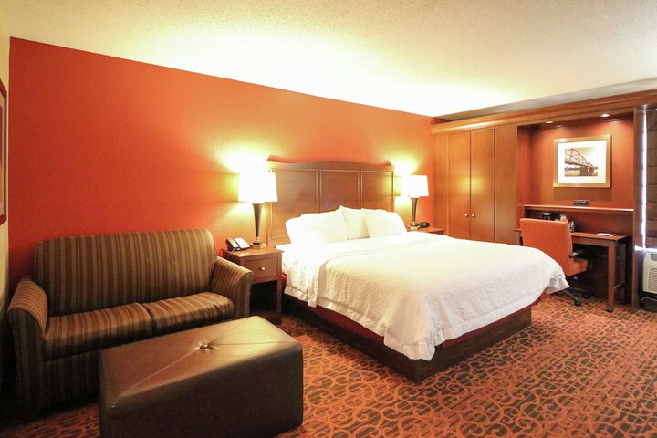 Room 34 of 83