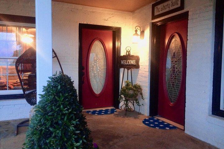 The Old Liberty Schoolhouse B & B
