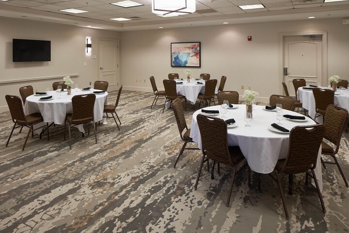 Ballroom/Hall 58 of 69