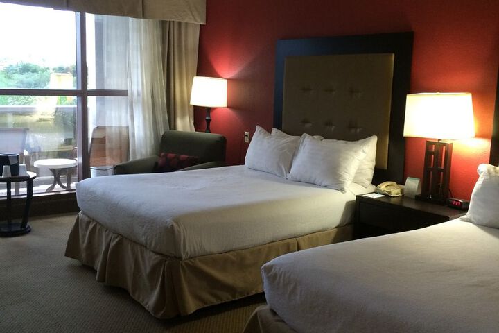 SAWGRASS GRAND HOTEL AND SUITES SPORTS C