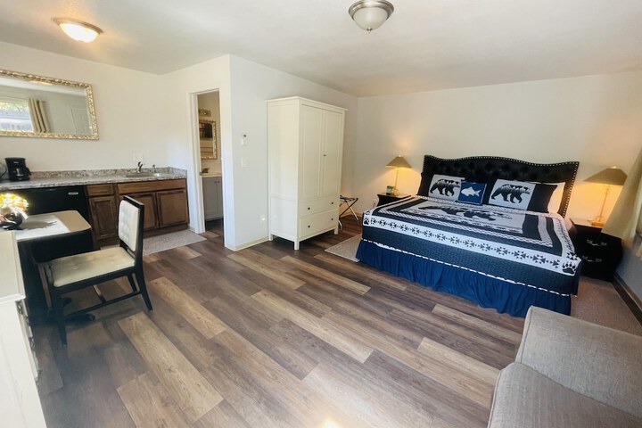 Room 8 of 61