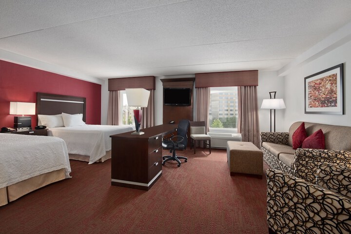 Room 32 of 51