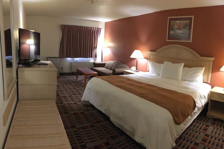 Room 7 of 11
