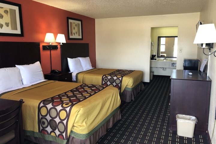 Room 10 of 27