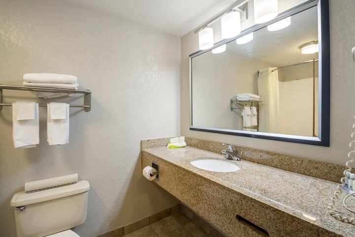 Quality Suites Hickory South