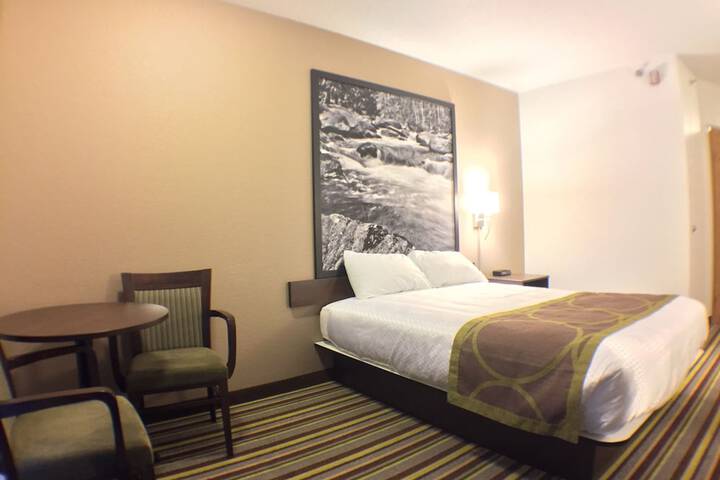 Room 6 of 43