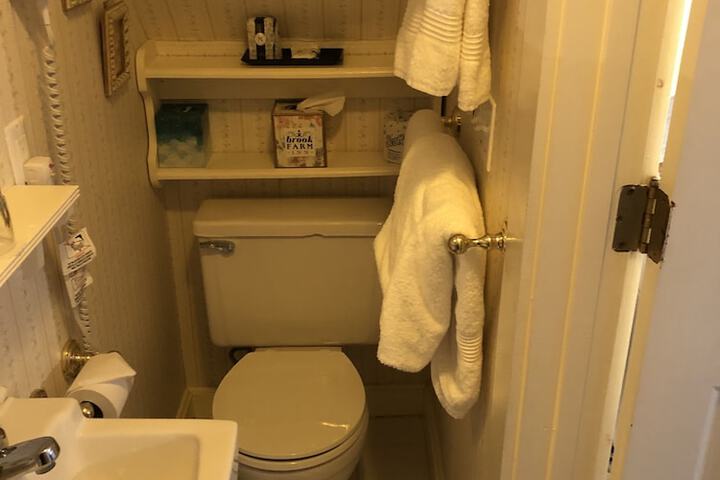 Room 51 of 60
