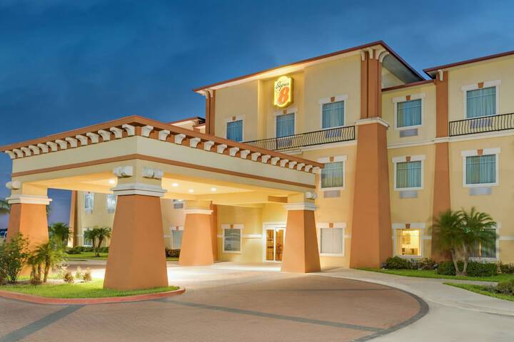 Hotel 2 of 44