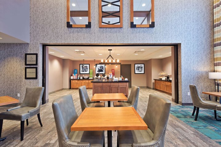Hampton Inn & Suites North Huntingdon-Irwin